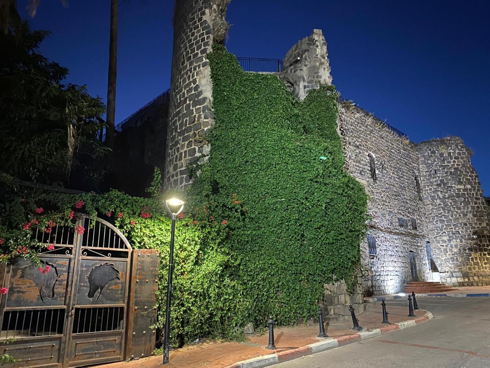 Dona Castle Hotell Tiberias Exteriör bild